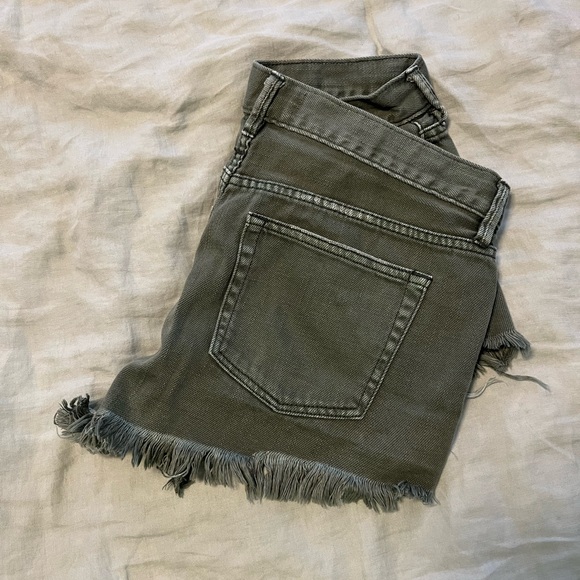 Free People Loving Good Vibrations Cut Off Shorts Women's Size 28 in Olive Green - Picture 5 of 5